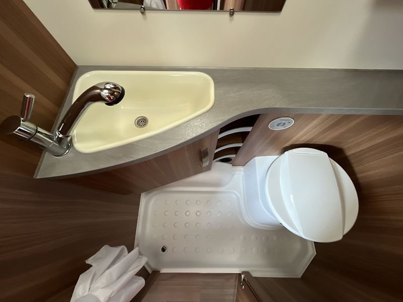 Weinsberg (2019) CaraOne 420 QD - fotka 17 z 21