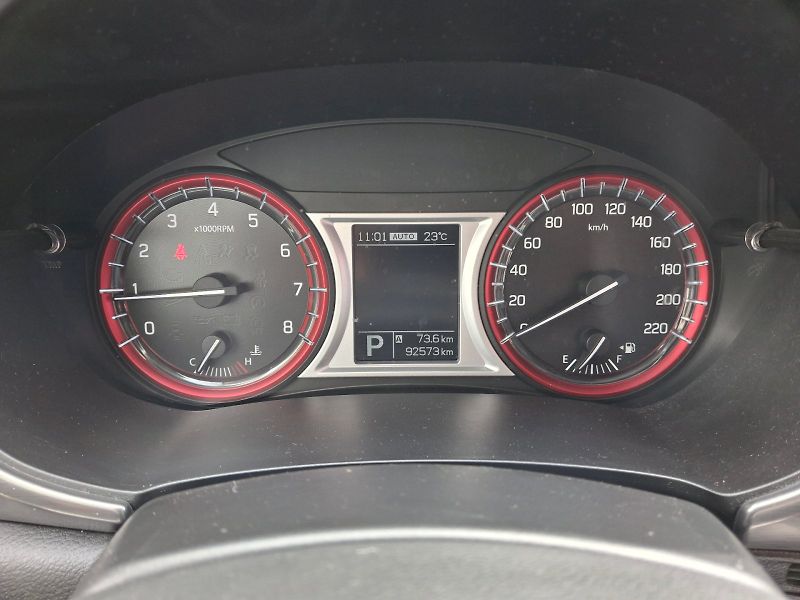 Suzuki Vitara (2017) Automat 4x4 1,4i 103kW - fotka 15 z 33