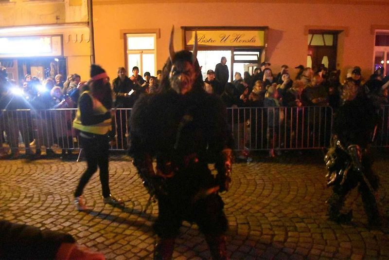 Krampusové a ďábelská vozidla