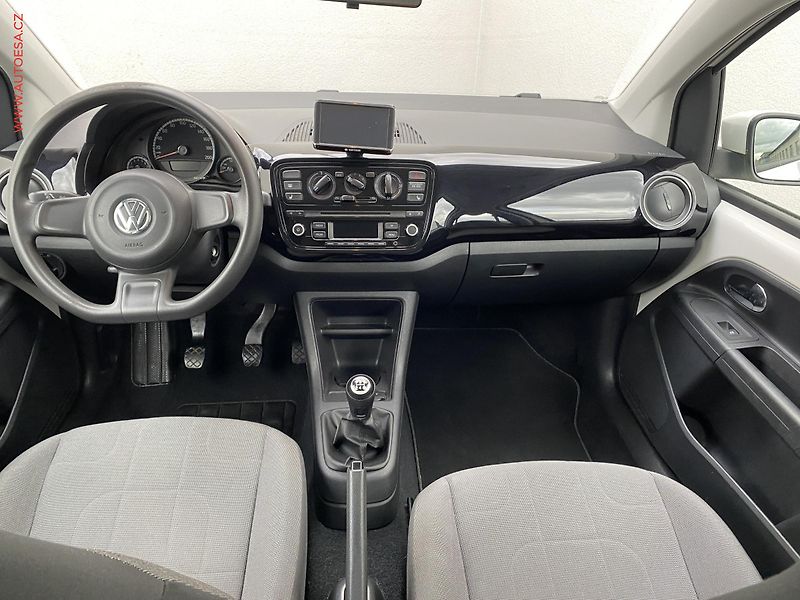 Volkswagen up! (2013) 1.0i, Move, navi - fotka 8 z 13