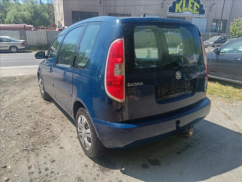 Škoda Roomster 1,2 TSi DSG  Ambition - fotka 9 z 19