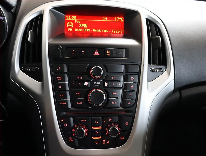 Opel Astra (2010) 1.4 16V, Tempomat - fotka 12 z 17