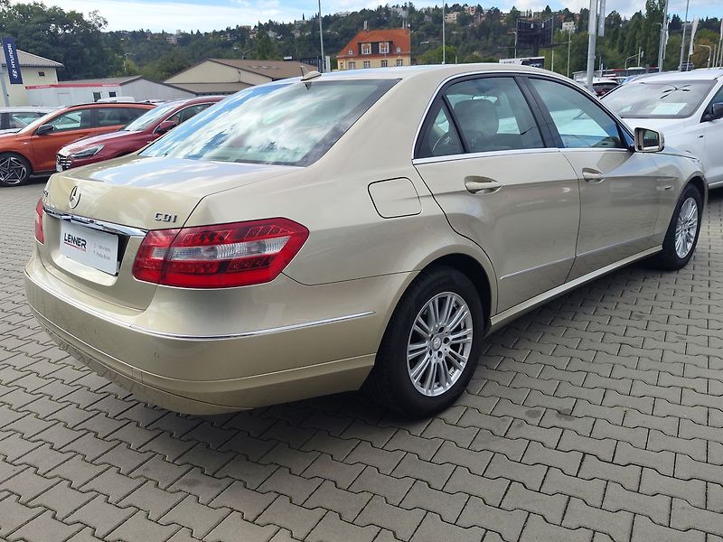 Mercedes-Benz Třídy E E250 CDI/150kW Elegance AT - fotka 5 z 33