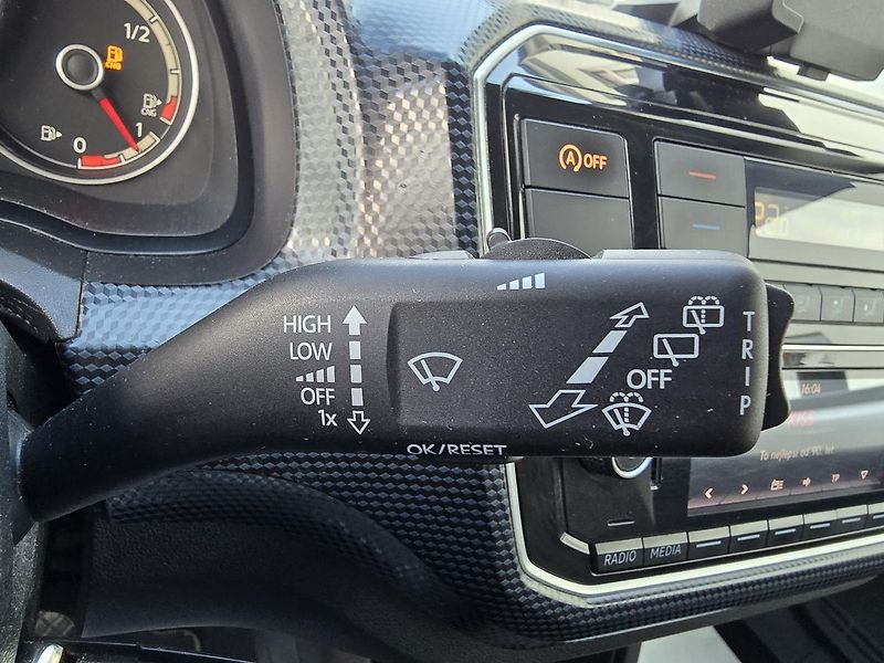Volkswagen up! CNG KAMERA + DIGIKLIMA ČR - fotka 21 z 25