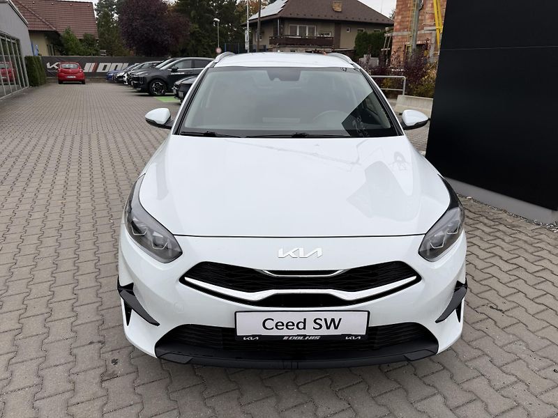 Kia Ceed SW (2021) TOP 1.5 T-GDI 7DCT 118 KW   - fotka 7 z 17