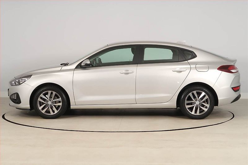 Hyundai i30 (2020) Komfort 1.0 T-GDI, ČR,1.maj - fotka 3 z 17