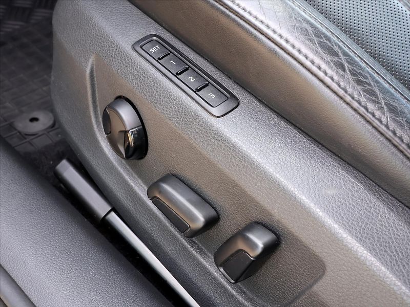 Škoda Superb 2,0 TDI 140kW DSG Style Plus - fotka 15 z 29