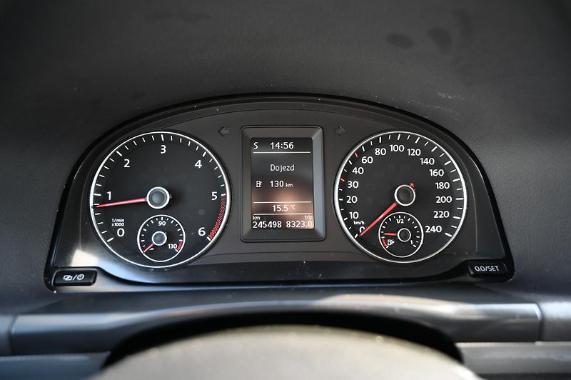 Volkswagen Touran 2.0TDI 103KW Match 7Míst 11/12 - fotka 13 z 49