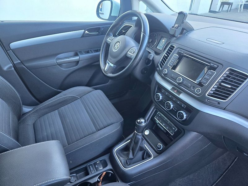 Volkswagen Sharan (2015) 1.4 TSI Rozvody, Navi, TOP - fotka 17 z 24