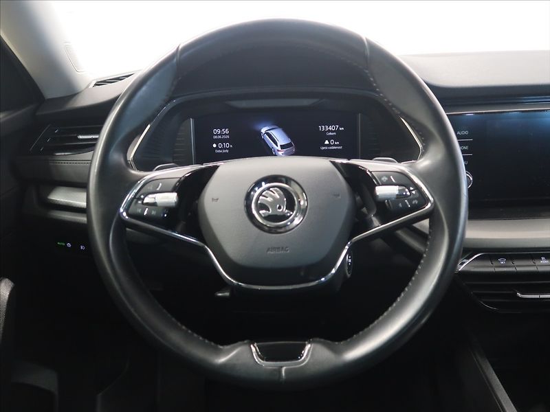 Škoda Octavia 2,0 TDI DSG 1.majitel CZ - fotka 29 z 34