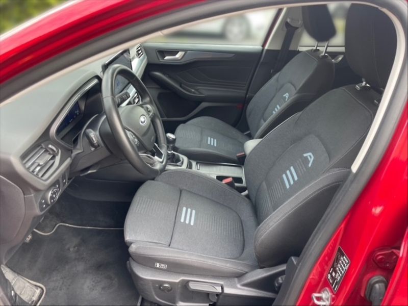 Ford Focus 1,0 mHEV 114 ST Line X - fotka 7 z 11