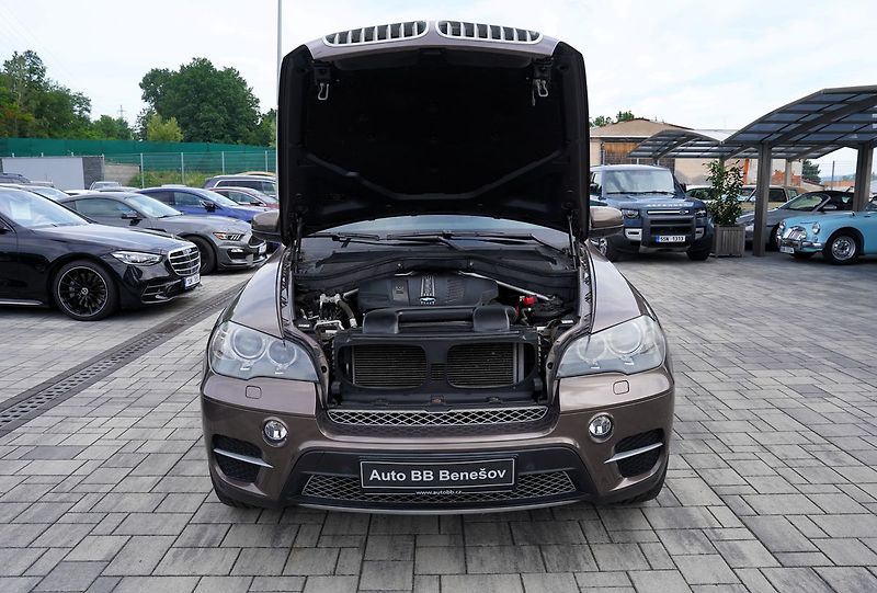 BMW X5 4.0d xDrive/kůže/7míst/55.000k - fotka 9 z 44