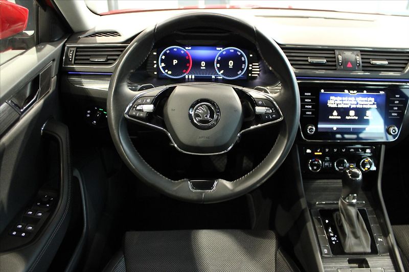 Škoda Superb 2.0 TDi DSG Style - fotka 14 z 28