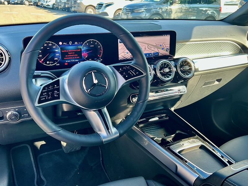 Mercedes-Benz GLB (2024) 250 4MATIC Progressive - fotka 13 z 28
