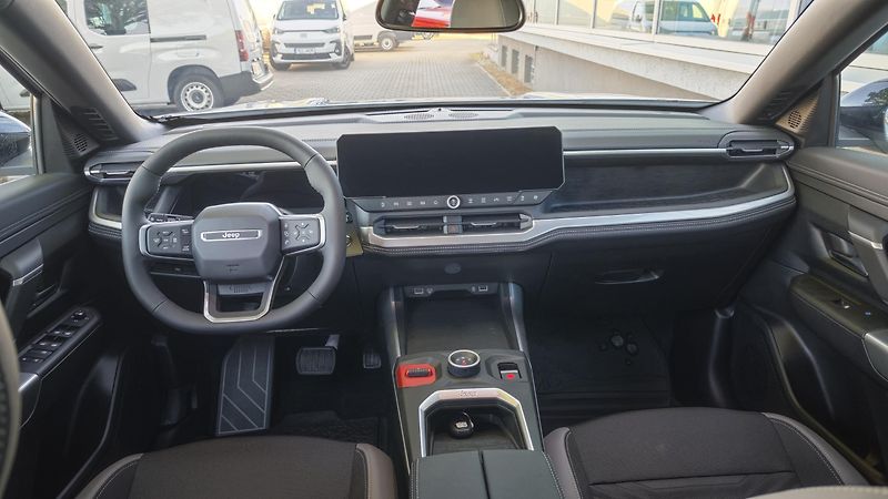 Jeep Compass (2026) Altitude hybrid 145PS automat  - fotka 19 z 40