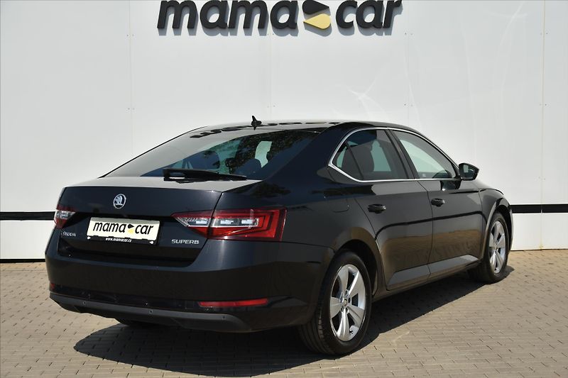 Škoda Superb 2.0TDI STYLE TAŽNÉ 1.MAJ. ČR - fotka 7 z 27