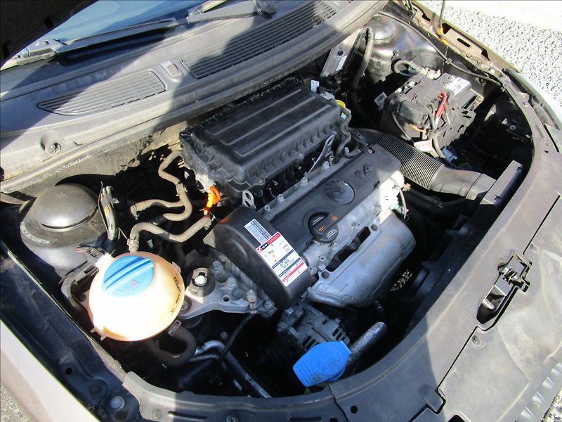Škoda Roomster 1.4i 16V Ambition, Klima, 2. m - fotka 35 z 36