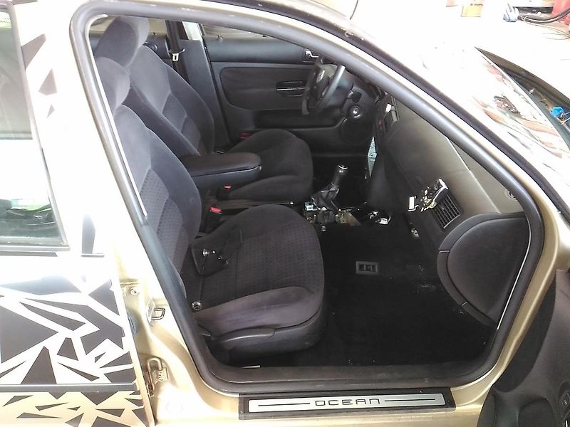 Volkswagen Golf (2003) IV,1,4I,55KW,BASTLER,DODĚLÁVKA - fotka 12 z 16