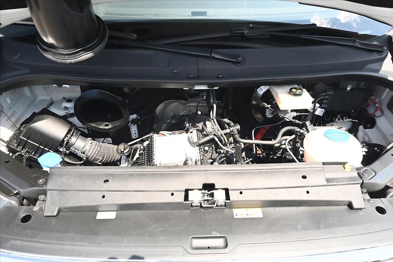 Volkswagen Crafter 2,0 TDI 103 kW L2H2 Tempomat T - fotka 9 z 28