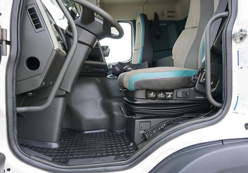 Volvo FM (2018) 500 6x2 valník + HR EURO 6 - fotka 18 z 22