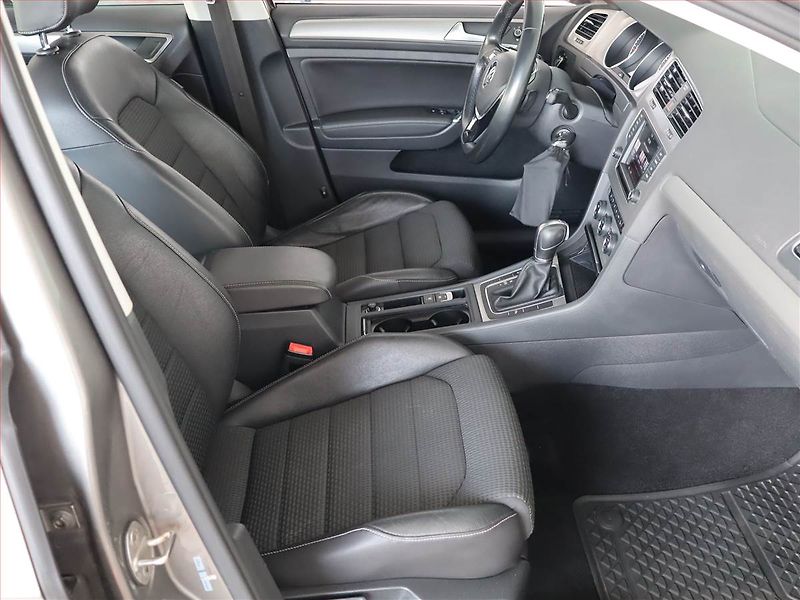 Volkswagen Golf (2016) 1.6 TDI, Automat, Serv.kniha - fotka 9 z 24