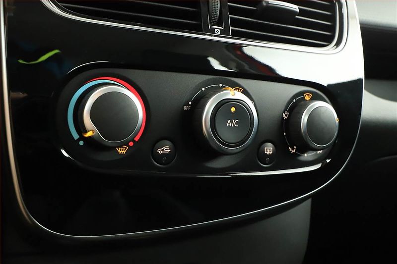 Renault Clio (2019) 0.9 TCe, Tempomat - fotka 13 z 16