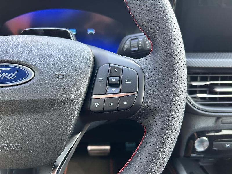 Ford Kuga ST-Line X 2.5 PHEV 178 kW - fotka 24 z 38