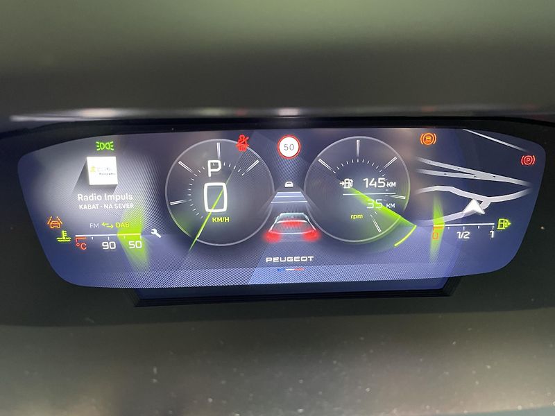 Peugeot 308 SW GT 1.5 BHDi 130k EAT8 - fotka 20 z 26