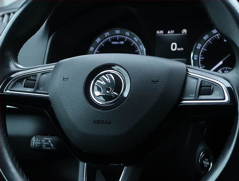 Škoda Karoq (2019) Style 1.6 TDI, Navi, Tempomat - fotka 22 z 22