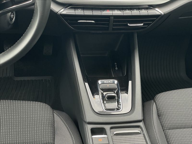 Škoda Octavia 2,0 TDI 4x4 DSG Ambi Plus TZ - fotka 12 z 22
