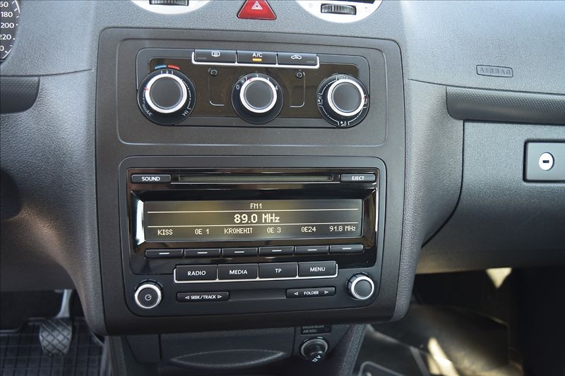 Volkswagen Caddy 1,6 TDI 75KW BEZ KOROZE - fotka 39 z 48
