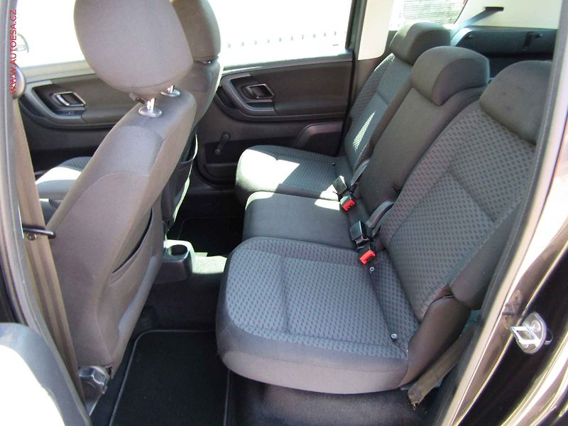Škoda Roomster (2012) 1.2 TSi, AC, výhřev sed - fotka 10 z 16