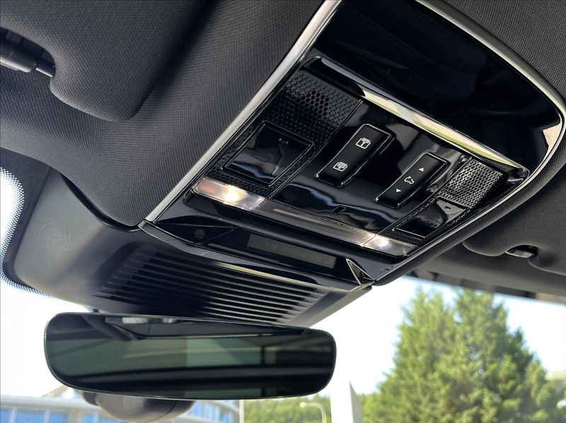 Land Rover Range Rover Sport (2026) 3,0 P460e DYNAMIC SE PHEV - fotka 18 z 39