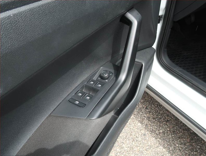 Volkswagen Taigo (2022) Life 1.0 TSI, Serv.kniha - fotka 16 z 17