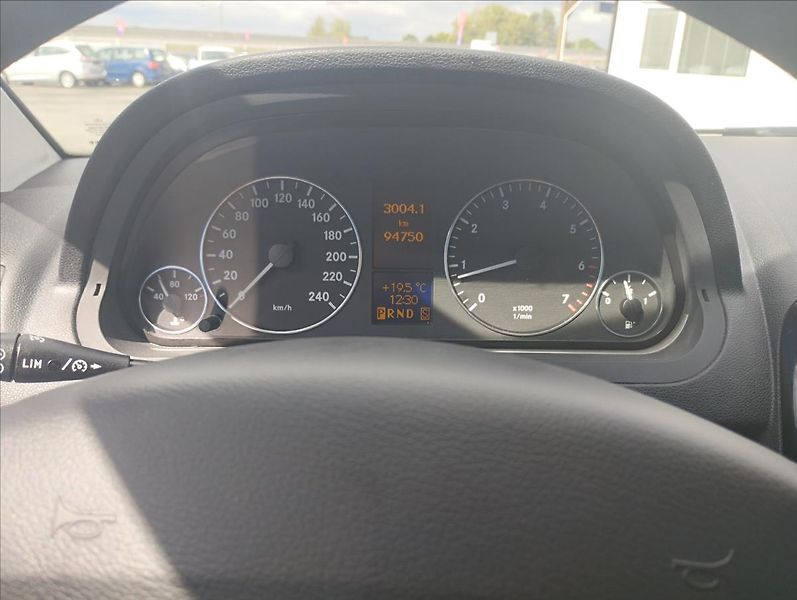 Mercedes-Benz Třídy A 1,5 - fotka 13 z 16