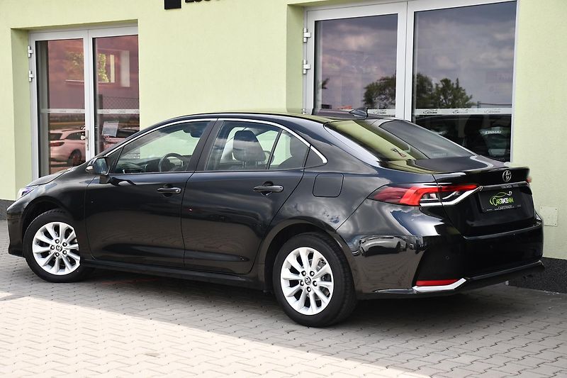 Toyota Corolla 1.5VVT-i 1M 2xKOLA  - fotka 3 z 36