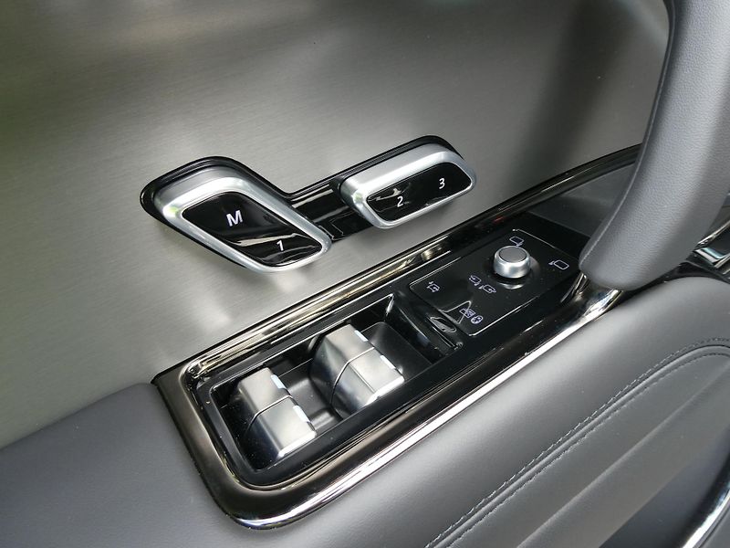 Land Rover Range Rover Sport (2026) 3,0 Dynamic SE D250 - fotka 11 z 39