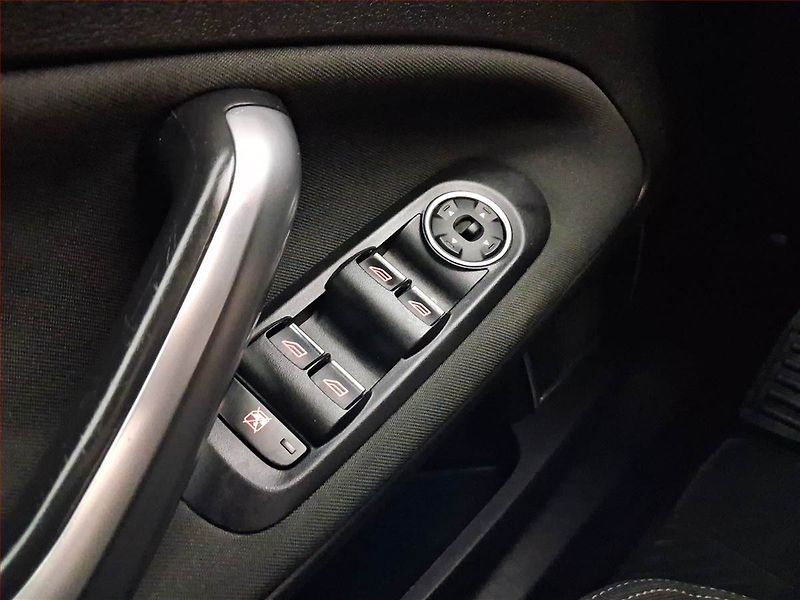 Ford Mondeo (2011) Trend 1.6 EcoBoost, Serv.kniha - fotka 15 z 20