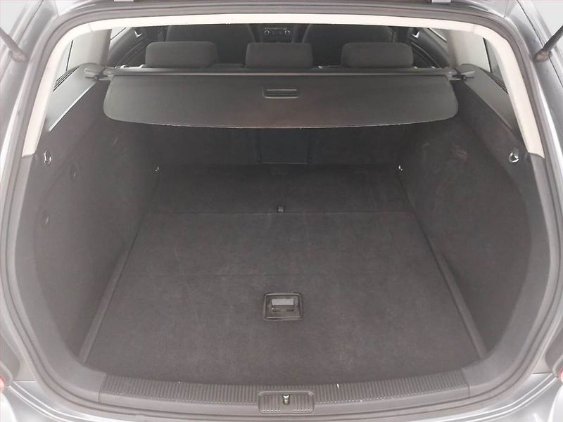 Volkswagen Golf (2010) 1.6 TDI, po STK, levný provoz - fotka 14 z 19