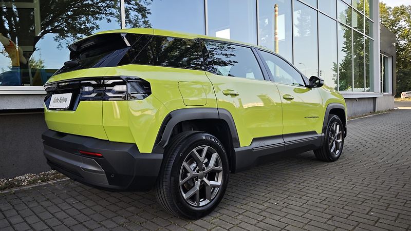 Jeep Compass (2026) Altitude hybrid 145PS automat  - fotka 11 z 25