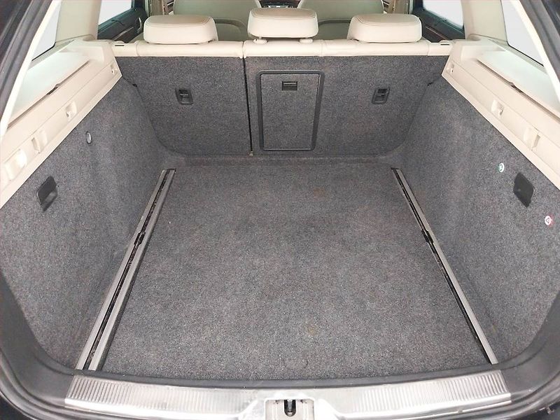 Škoda Superb (2011) Elegance 2.0 TDI, 4X4 - fotka 14 z 21