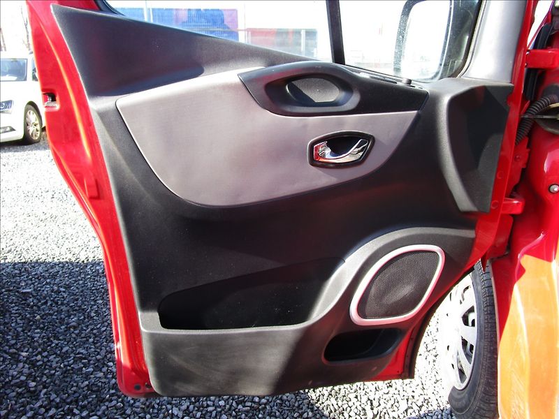Renault Trafic 1.6dCi, Klima, 1. maj. - fotka 14 z 37