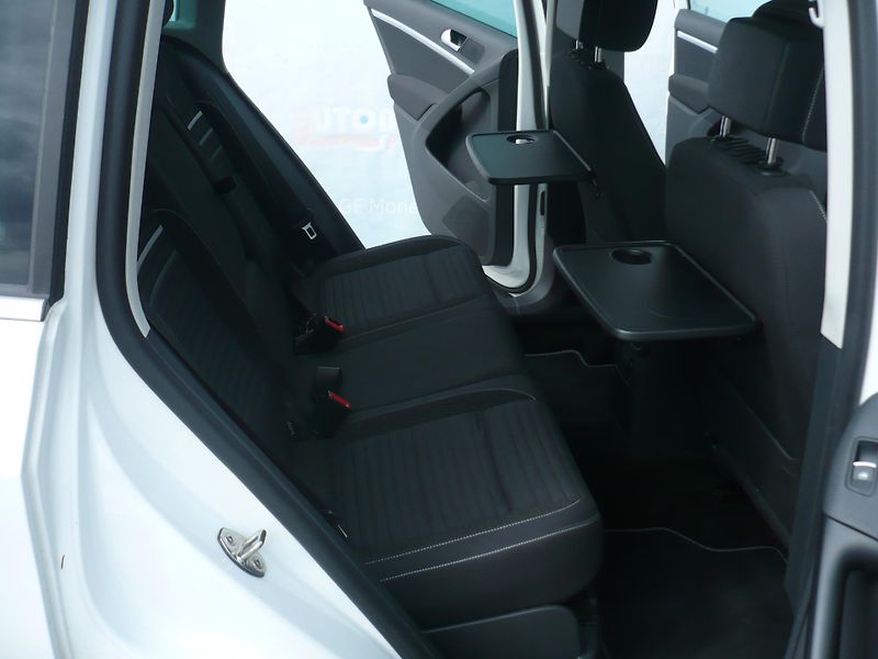 Volkswagen Tiguan 2.0TDI 130Kw 4x4 Klima Navi - fotka 13 z 28