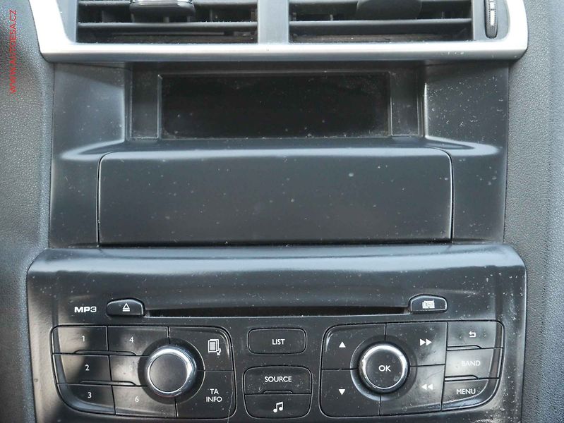Citroën C4 (2013) 1.6 i - fotka 11 z 15