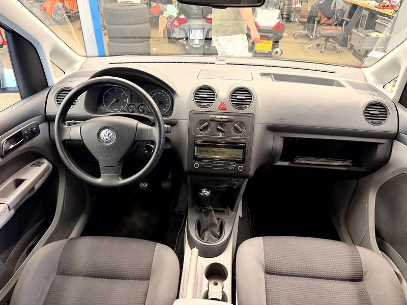 Volkswagen Caddy Life 1.9 TDI 77 kW - fotka 9 z 19