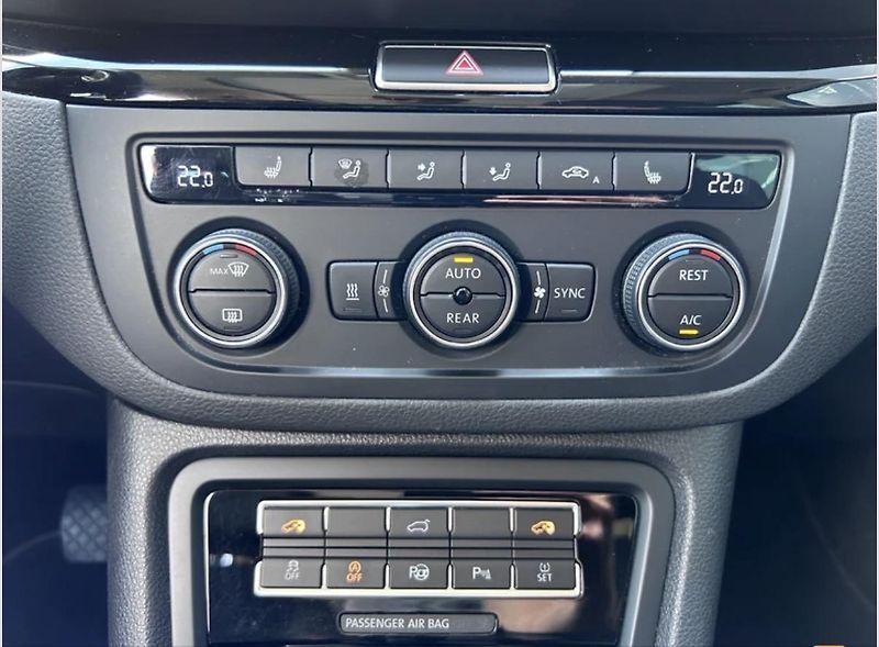 Volkswagen Sharan 130kW 7míst PANO WEBASTO 1.ČR - fotka 7 z 8