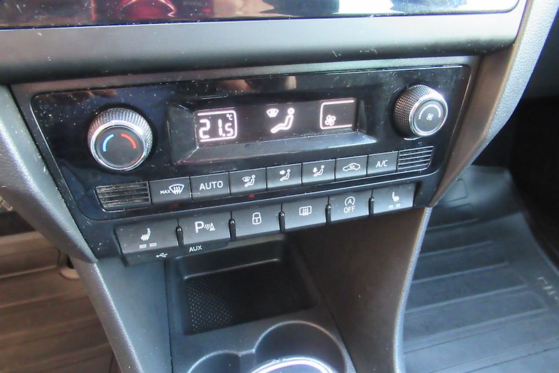 Škoda Rapid 1.0 TSi AUT.KLIMA KOUPENO V CZ - fotka 13 z 20