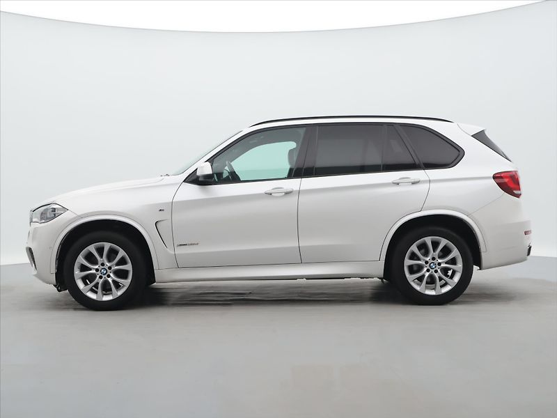 BMW X5 3,0 30d 190 kW CZ DPH xDrive - fotka 4 z 41