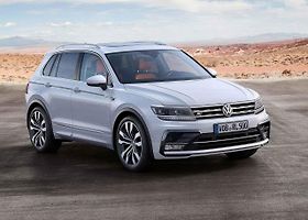 Volkswagen Tiguan (+9000 až 10 000 Kč dle výbavy). Cena: 664 900 Kč