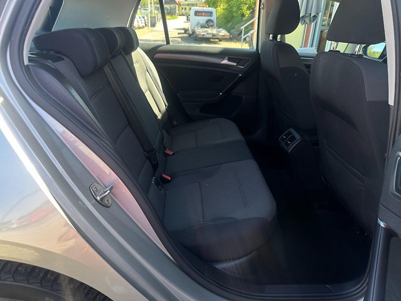 Volkswagen Golf 1.0TSi 85kW/1MAJ/Serv.knih/TOP - fotka 18 z 39